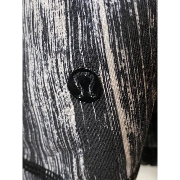 LULULEMON Tank Top‎ Hot To Street Built In Support Bra Black White Luxtreme Sz 8 - Picture 8 of 8